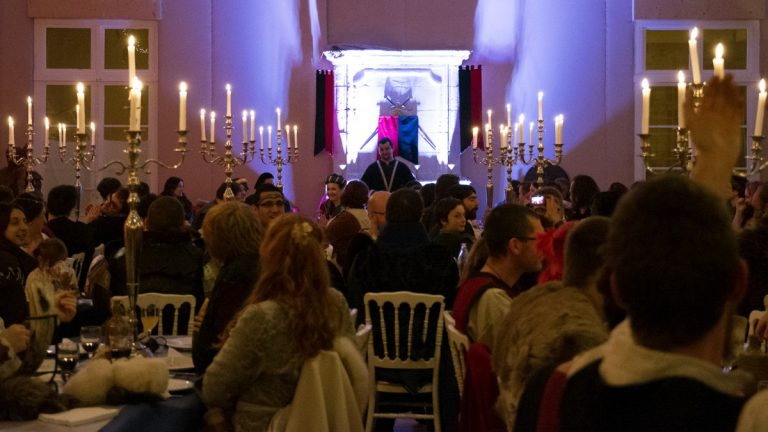 Banquet médiéval avec 100 bougies et plus de 130 convives au Nouvel an