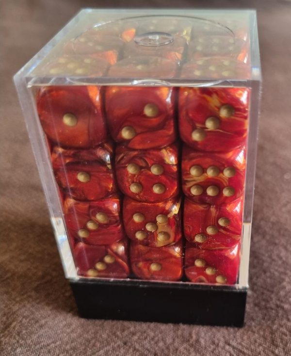 Boîte de 36 dés 6 Chessex : rouge orangé et or
