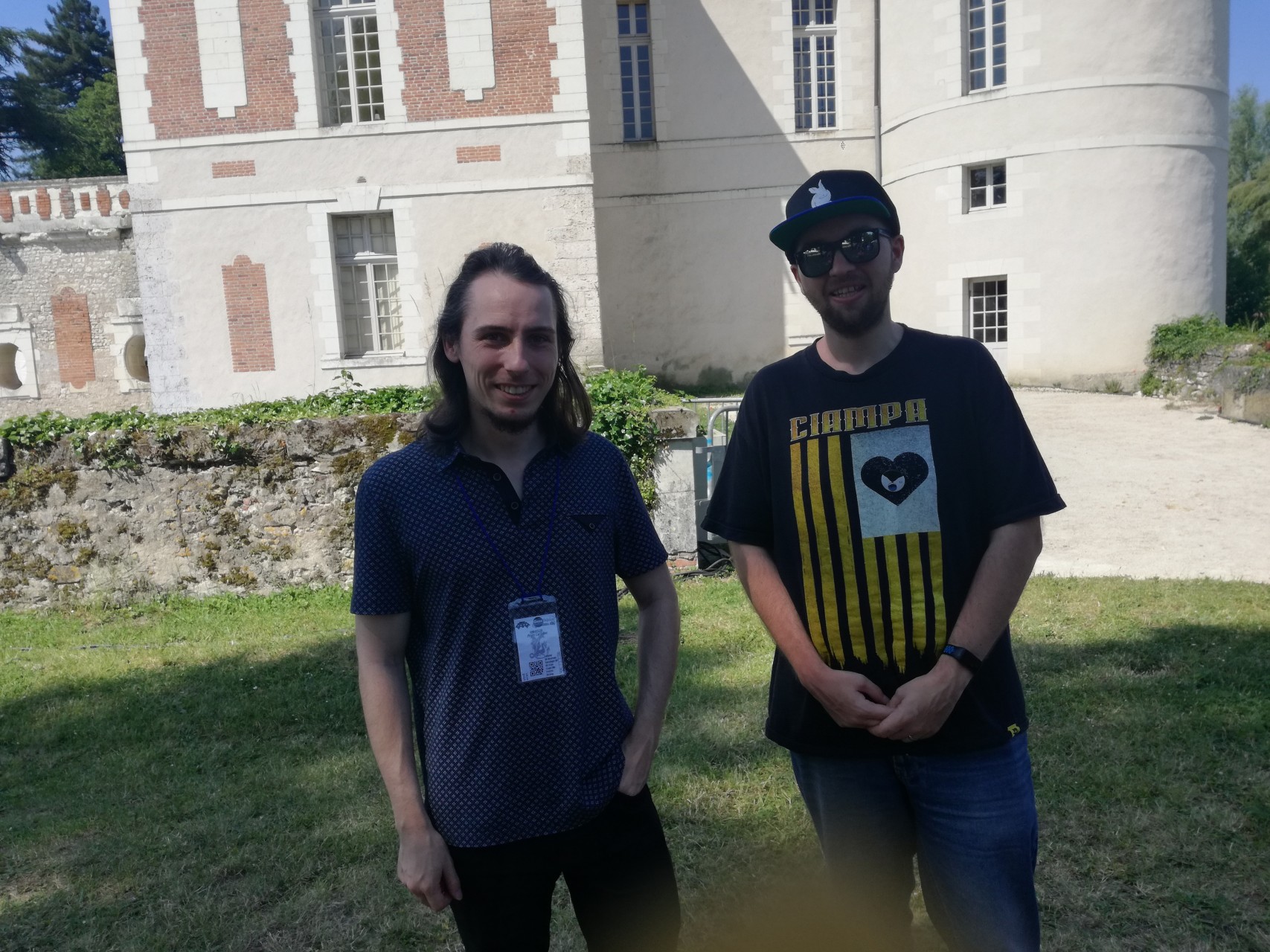 Florian Desfougères avec LinksTheSun devant le château de Selles-sur-Cher