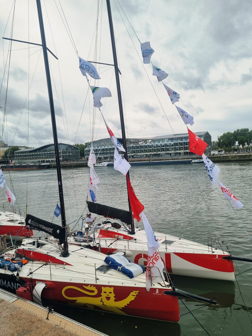 Bateau de course solitaire