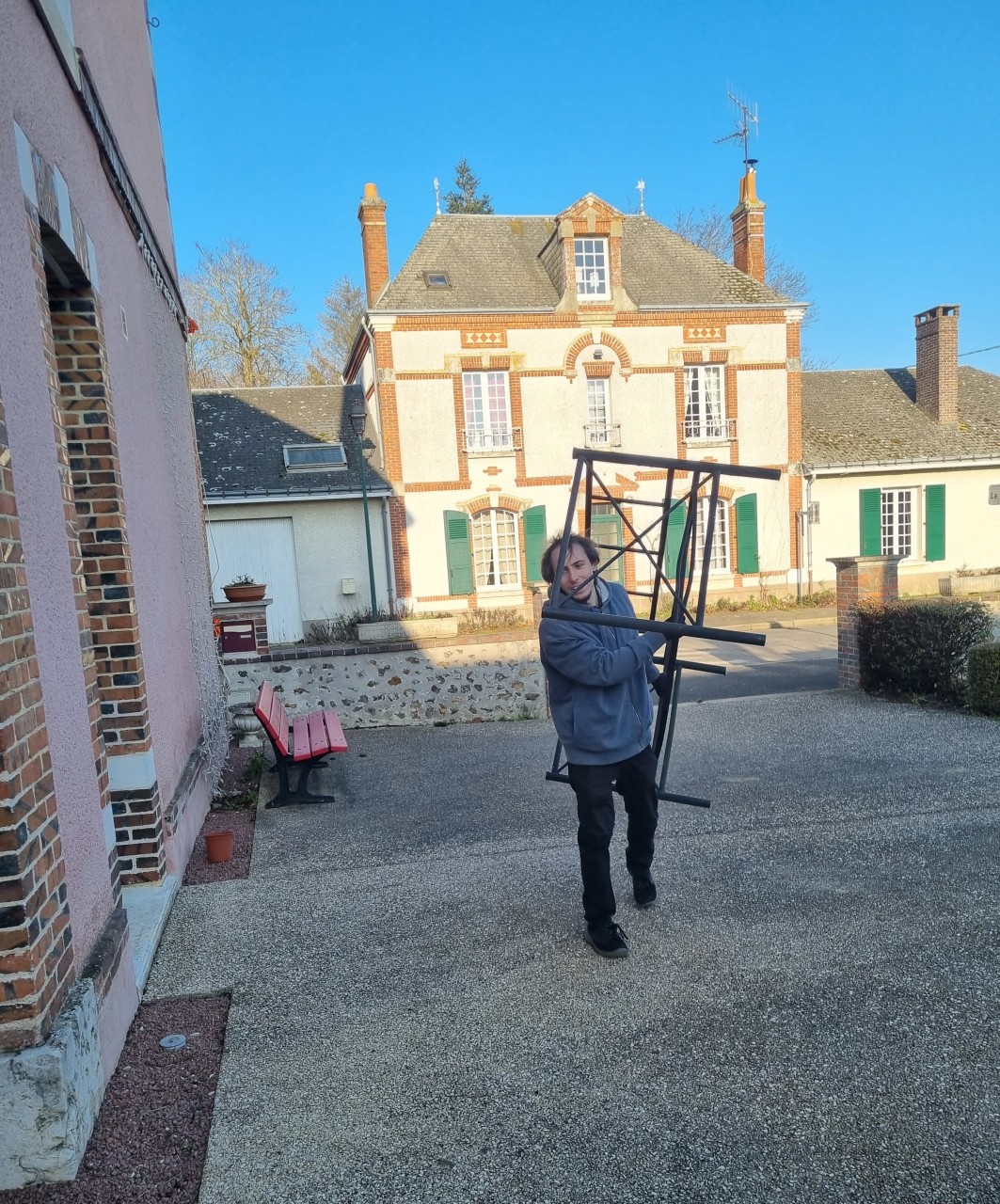 Florian installe le décor