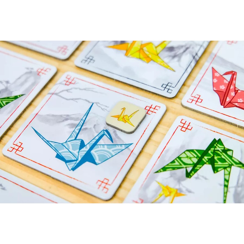 Cartes de Senbazuru avec un petit jeton dessus